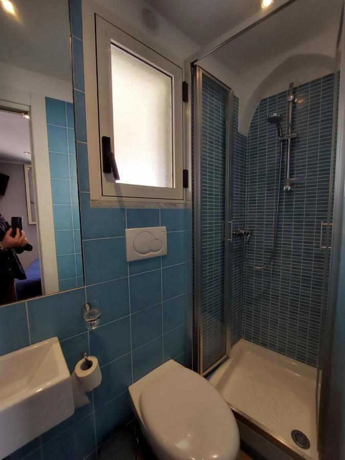 La Stanza Sul Porto Di Amalfi Camera Piccina Piccina Con Bagno Privato E Terrazzino Vista Mare Exterior foto