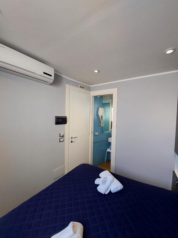 La Stanza Sul Porto Di Amalfi Camera Piccina Piccina Con Bagno Privato E Terrazzino Vista Mare Exterior foto